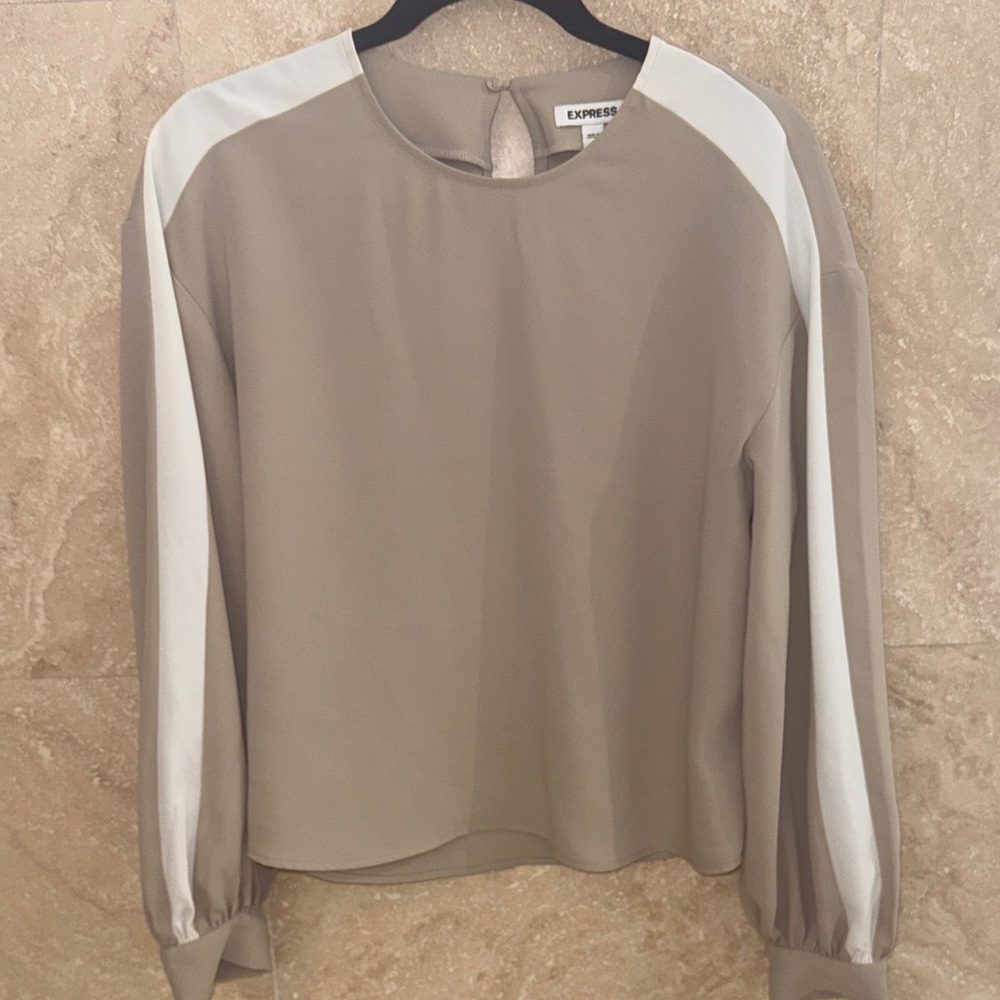 Express Crepe Blouse MEDIUM NWOT